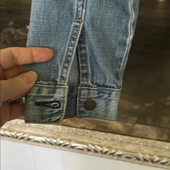 Old Navy Light Blue Denim Jacket - Picture 5 of 8